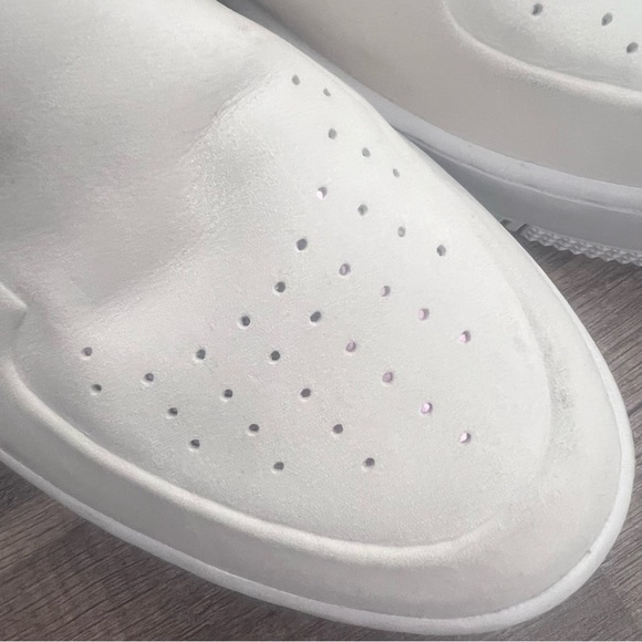Nike light cream Mules with Perforated Design - Picture 4 of 10